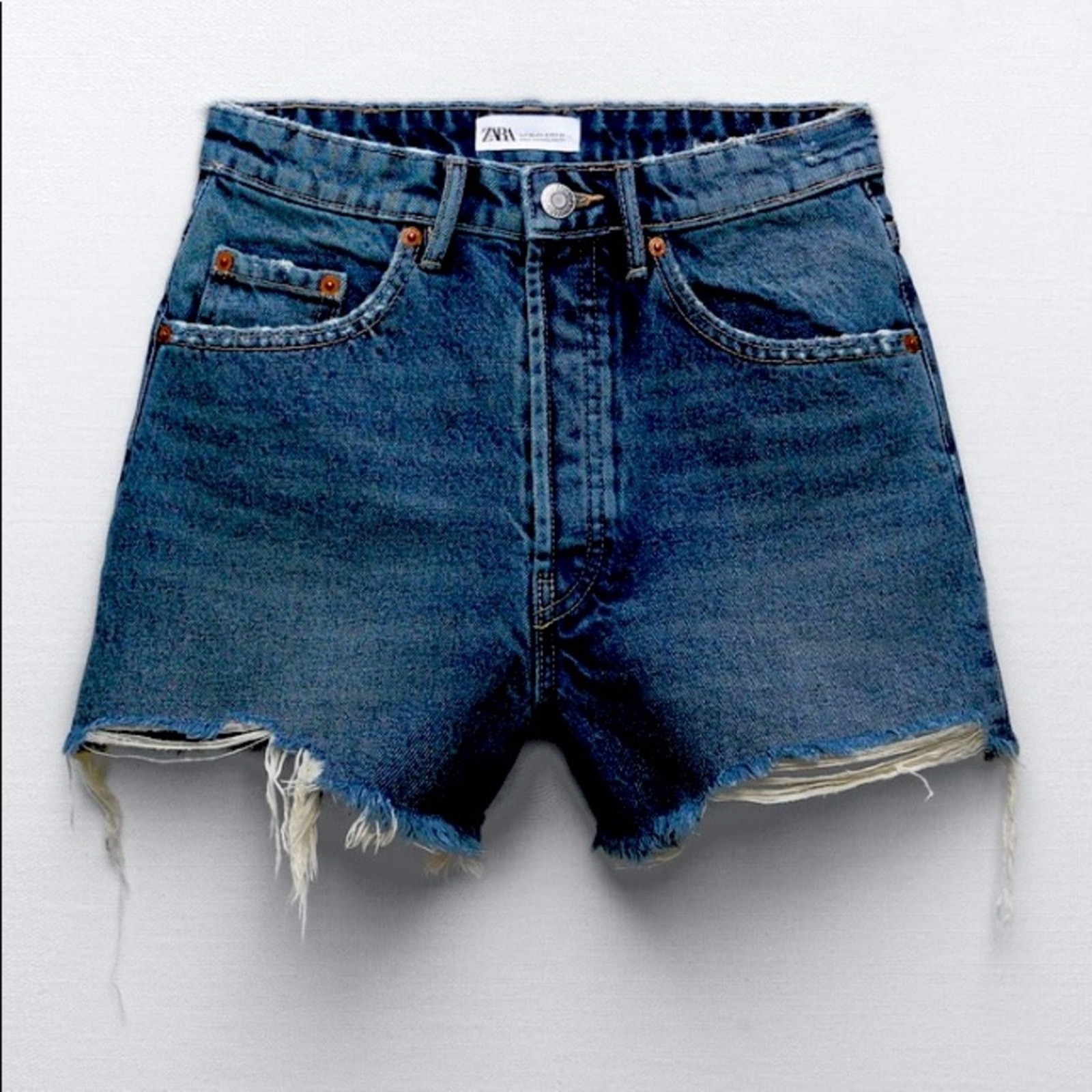 Zara Distressed High Waisted Dark Wash raw hem Denim Shorts Size 6 thumbnail 2