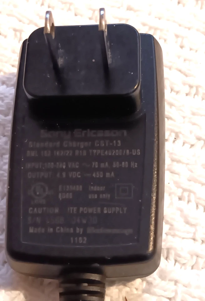 Sony Ericsson CST-13 зарядное устройство адаптер шнур питания 240V 450mA 4.9V 80 Гц #1127251 - Изображение 2 из 4
