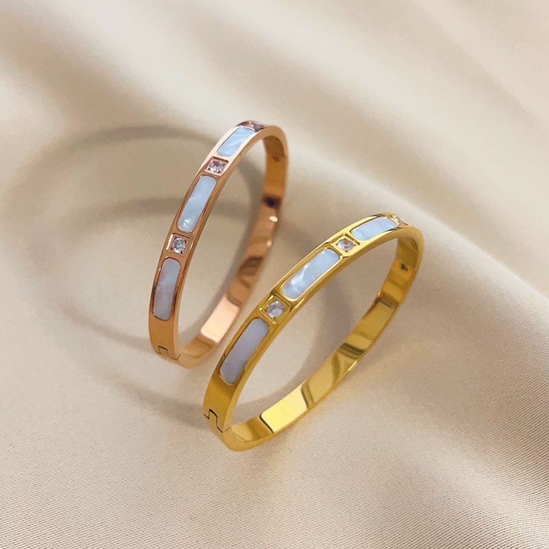デイジー様 Woman 18K Gold Plate Stainless Steel Mother of Pearl CZ Bangle