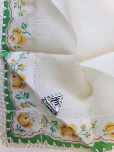 Vtg Handkerchief Hanky Herrmann Green Yellow flowers Cotton crochet 12"x11.5 NWT - Picture 3 of 5