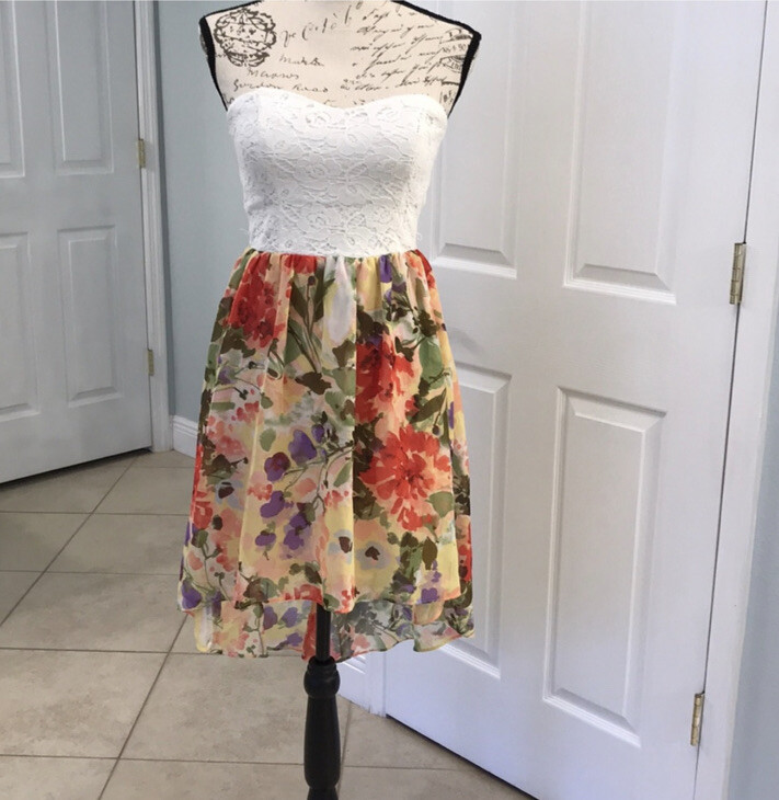 A.Byer Strapless Floral High Low Dress. Crochet padded top. Juniors Sz 5.