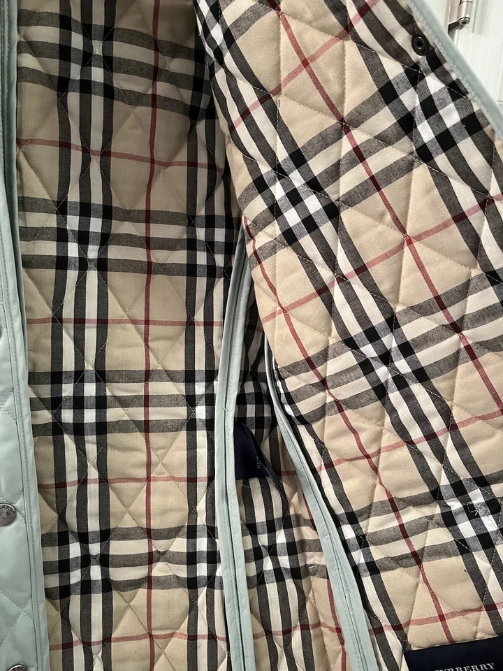 Chaqueta acolchada de diamantes Burberry London XS para mujer - verde menta con cuadros beige Nova Foto 3 de 4
