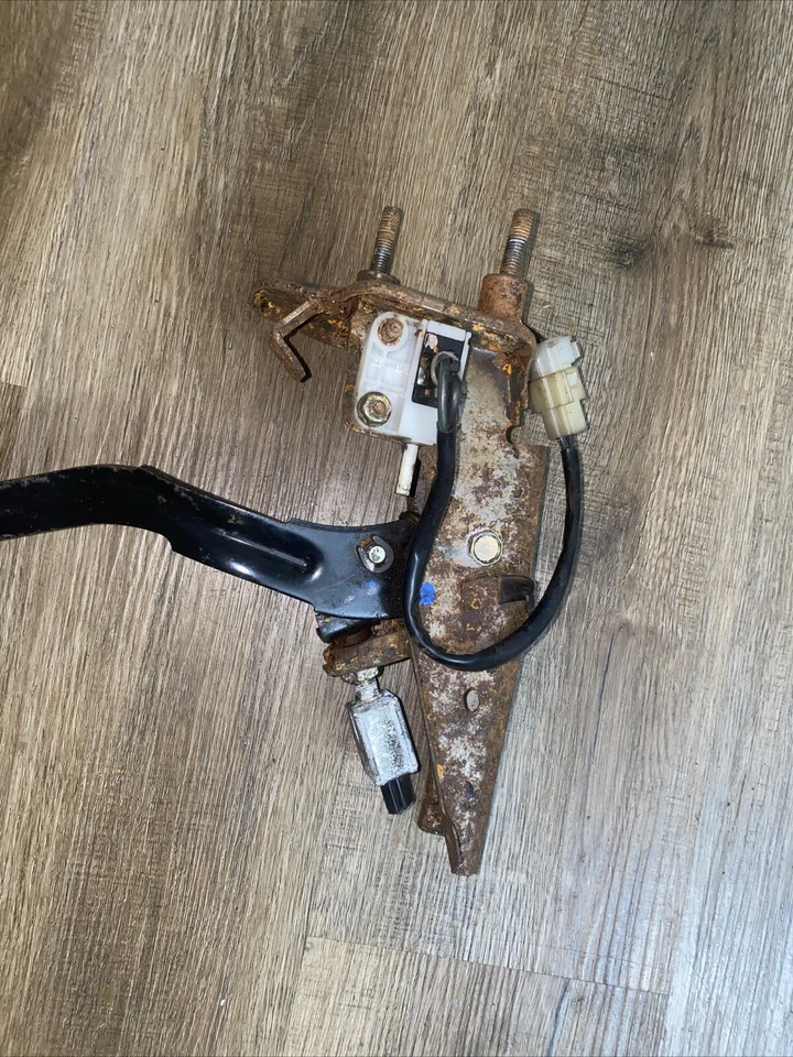 1990 1991 1992 1993 年 1994 年 MAZDA MX-5 MIATA CLUTCH 脚踏 — 第 3/4 张图片