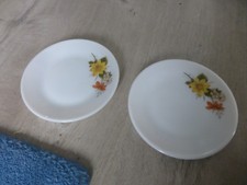deux petites assiettes ou soucoupe Pyrex england floral vintage annee 70