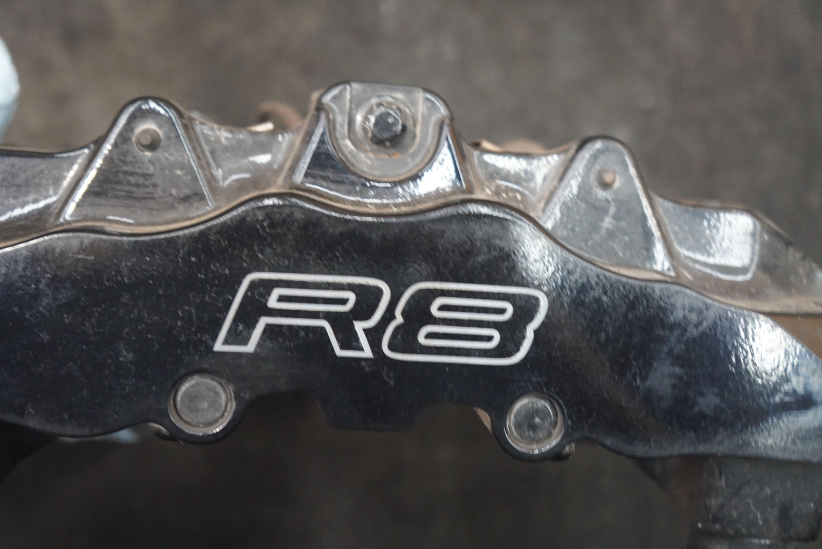 Front Left Brake Caliper & Bracket Black 420615107B OEM Audi R8 2010-13