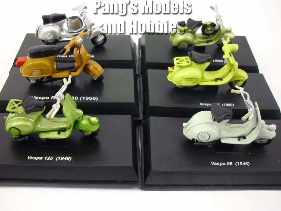 Vespa Scooter Set of 12 different Motorcycles 1/32 Scale Diecast Models - Image 4 of 4