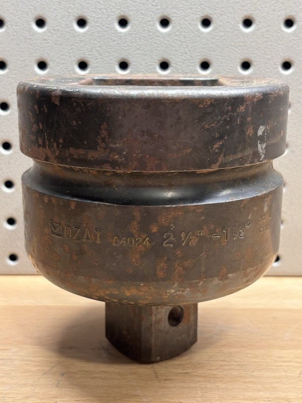 Nice OZAT A4024 2-1/2" DRIVE X 1-1/2" IMPACT ADAPTOR. Made in Israel.