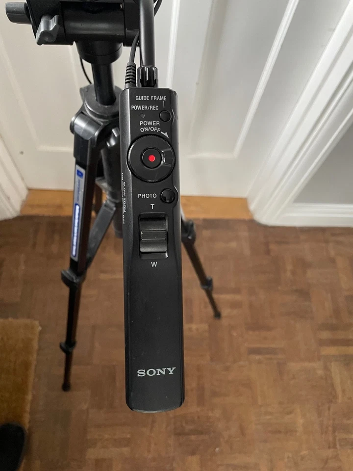 Sony VCT-50AV Remote Control Tripod – 60” Fluid Head for Handycam / Camcorder - Image 3 of 4