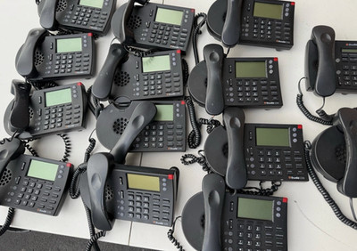 ShoreTel ShorePhones: IP 230G  (Black) ***LOT of 43 plus 2 ShorePhone S88***