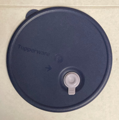 7 1/2'' Tupperware Replacement Lid Round Vented Blue Microwave Vent N Serve 6438A