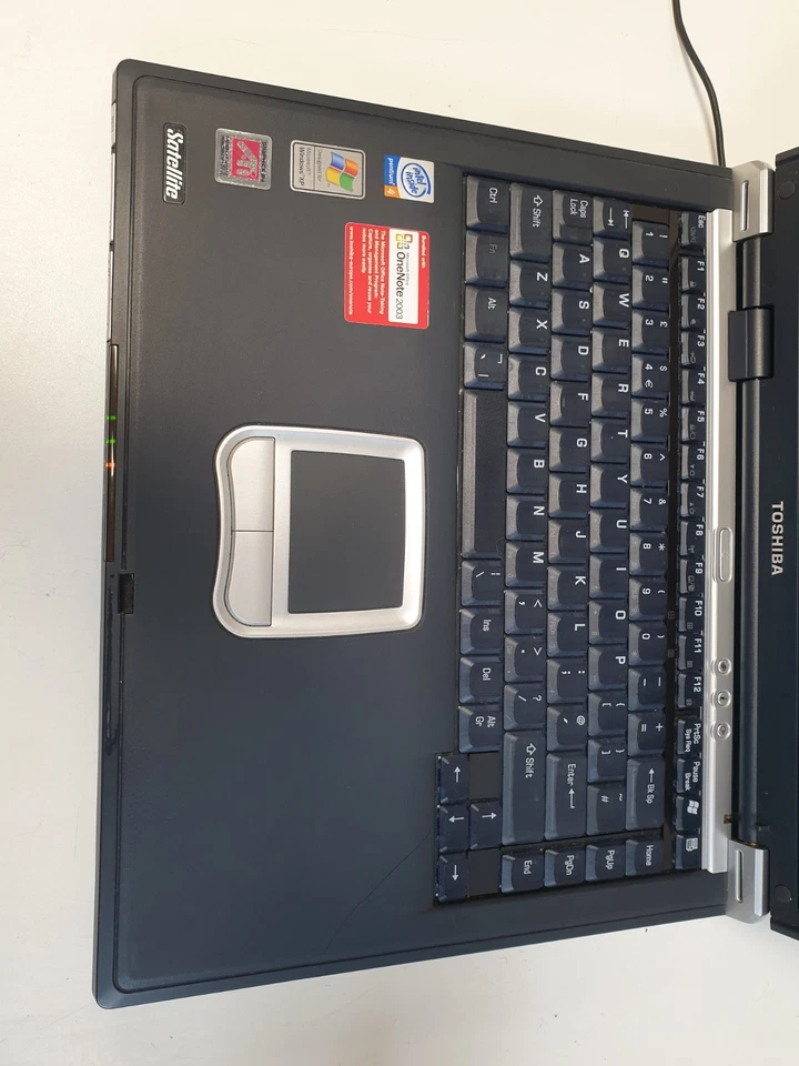 Blue Toshiba Satellite A30 | Pentium 4 M 2.80GHz | 512MB - Image 2 of 4