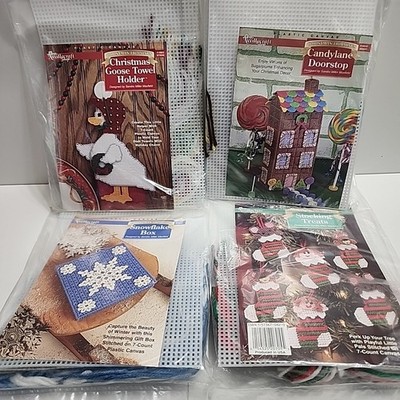 New Needlecraft Shop Christmas Trimmings Plastic Canvas Kits Lot Of 4 Vintage 