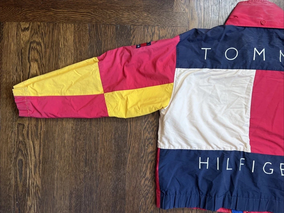 Chaqueta de Vela RARA Vintage Tommy Hilfiger Años 90 Aaliyah Logo Bandera Grande Foto 3 de 4