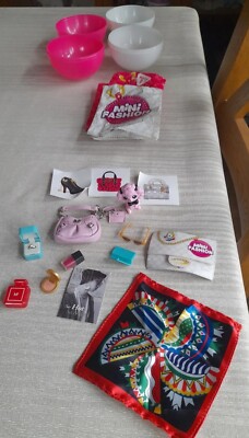 Mini Modeartikel für Puppen von Zuru Inc blauer Box Ring etc. Karobilder (227)