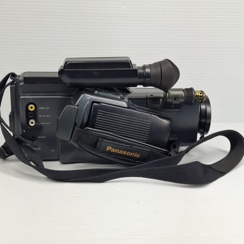Vintage Panasonic Video / VHS Camcorder MC20 + Bag & Accessories FAULTY/UNTESTED - Picture 5 of 8