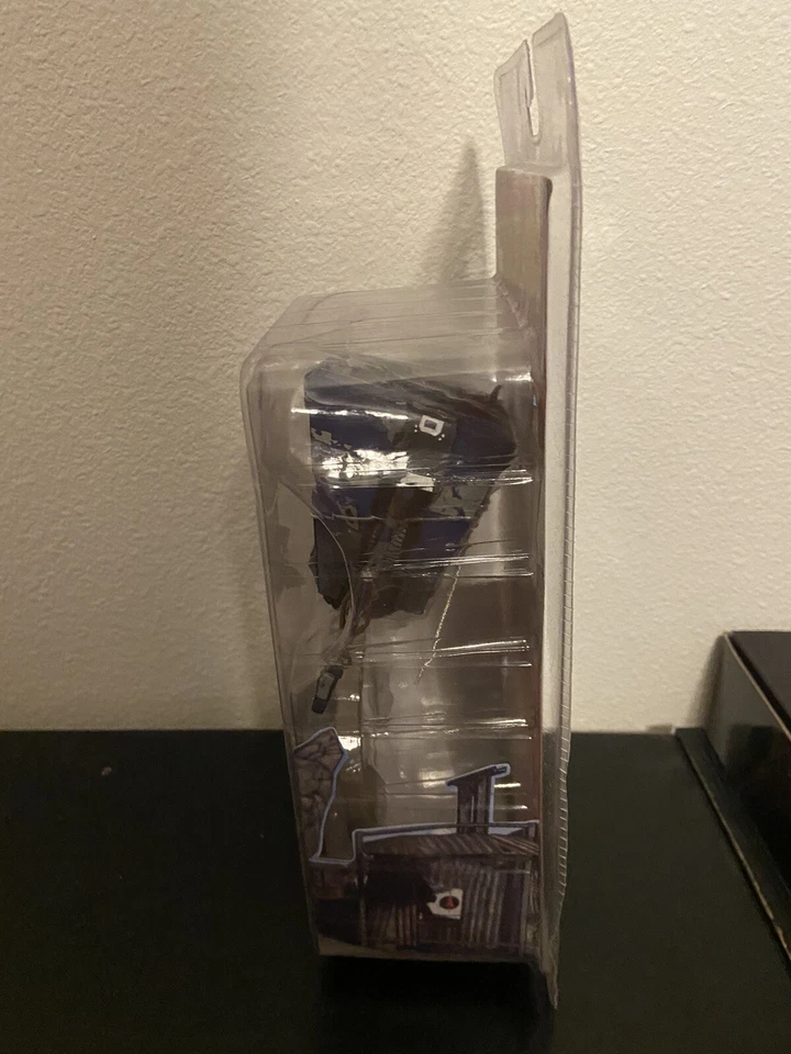 Boneco NECA Borderlands Claptrap (CL4P-TP) Modelo: BLU14 - Imagem 4 de 4