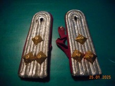 DDR NVA Schulterstücke Oberleutnant  Stasi  oder Flak  rot Uniform  / Offizier