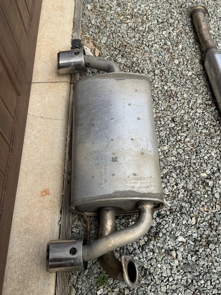 Subaru BRZ 2017 escape de stock Foto 2 de 4