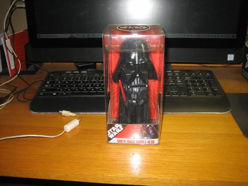 NOS-- 2007  Funko Star Wars DARTH VADER Wacky Wobbler Bobble-Head Series 1