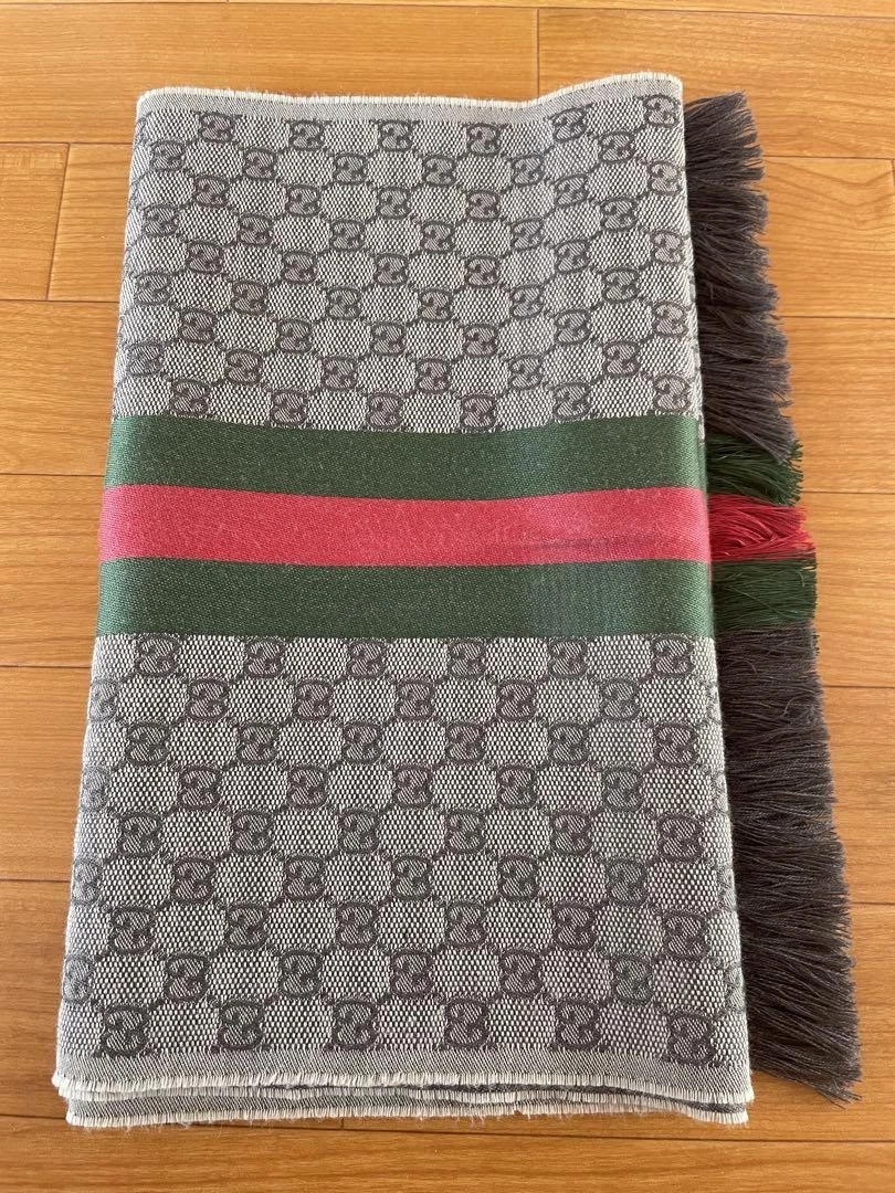 Silencieux / étole Gucci