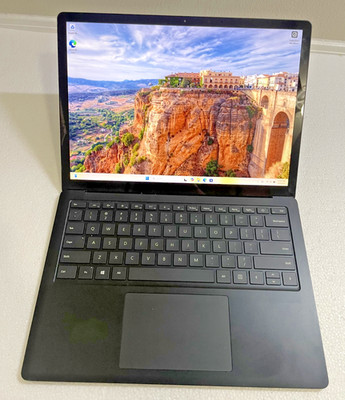Microsoft Surface Laptop 4 13.5'' Intel i7-1185G7 16GB 256GB NVMe win11 w/PSU
