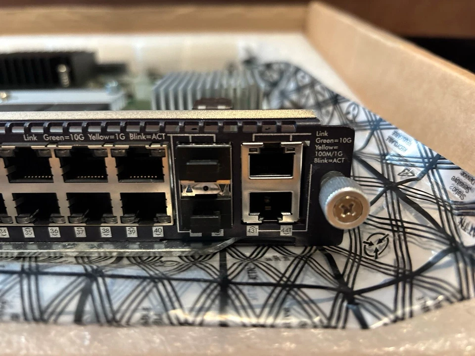 Netgear XCM8944 - 44 Port SwitchStack Plug-In Module 19“ Rack - Bild 4 von 4