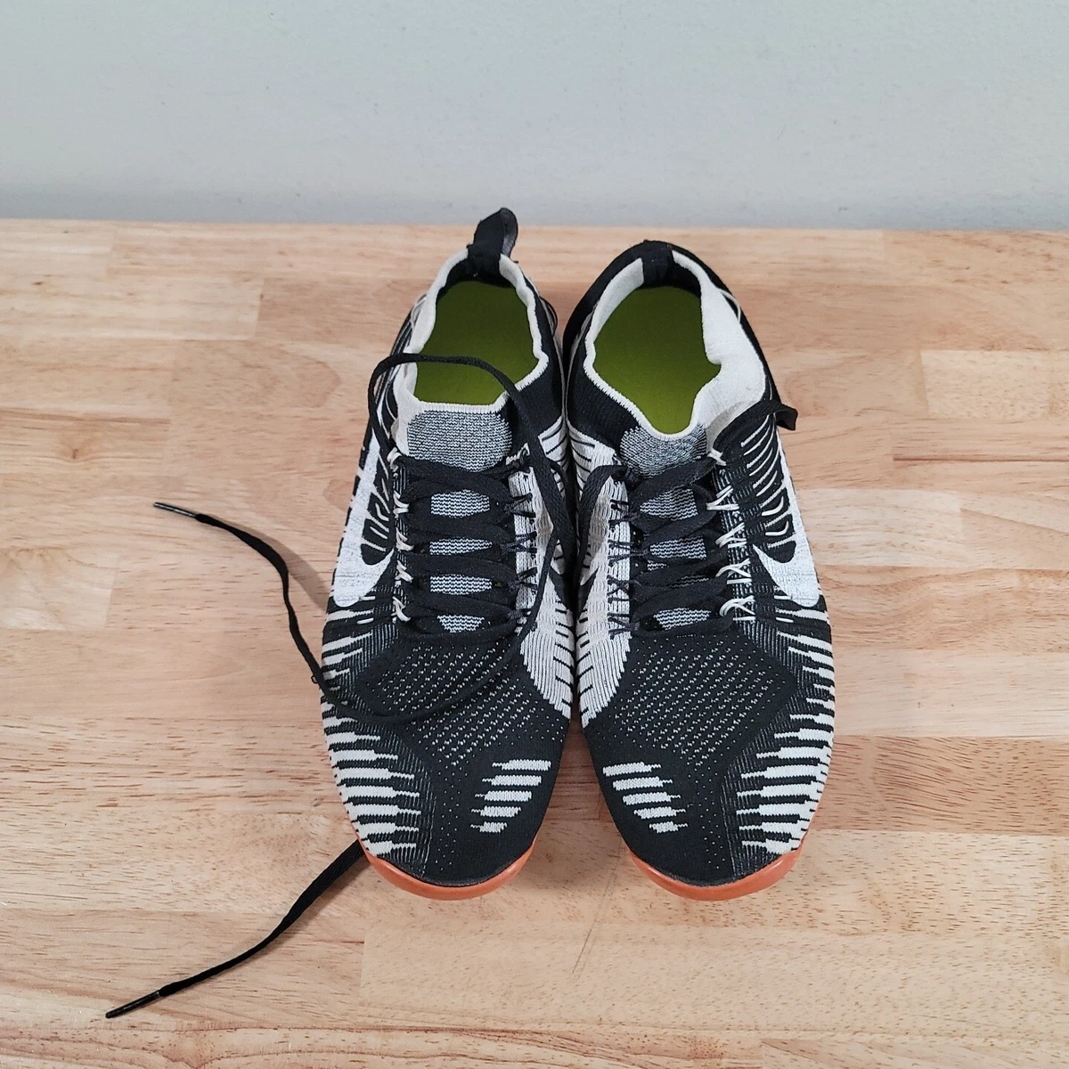 Nike Women s Size 8.5 Free HyperFeel Run Flyknit OREO Racer 596254