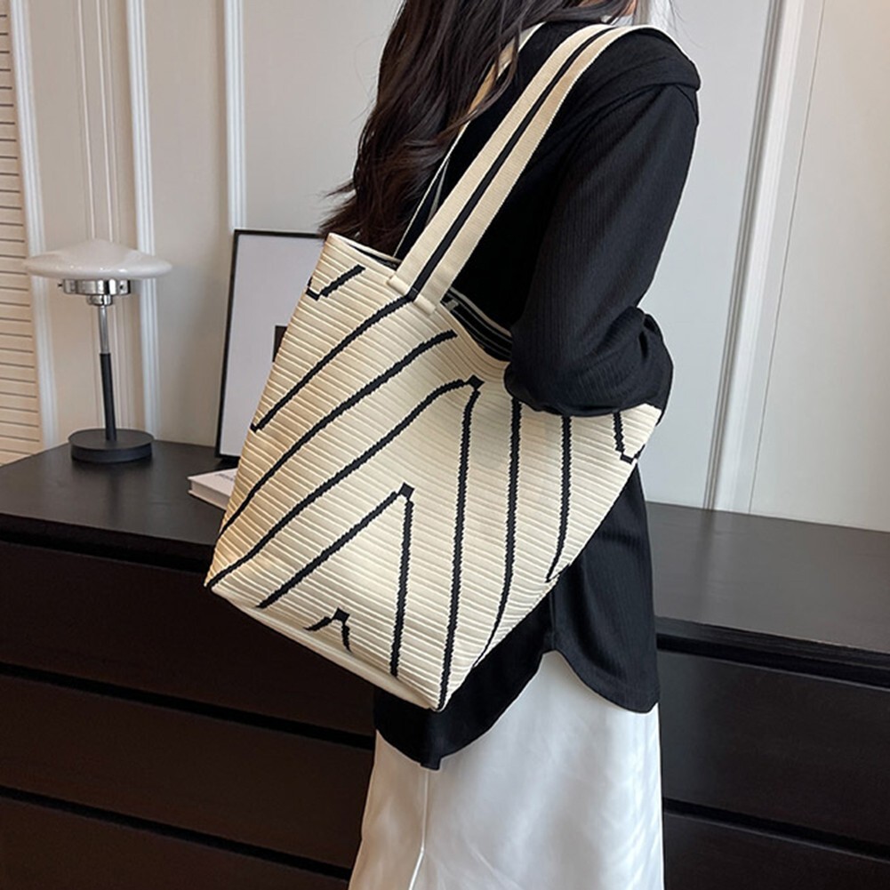 Diverse Uses Womens Large Capacity Knitted Shoulder Bag in Fashionable Design