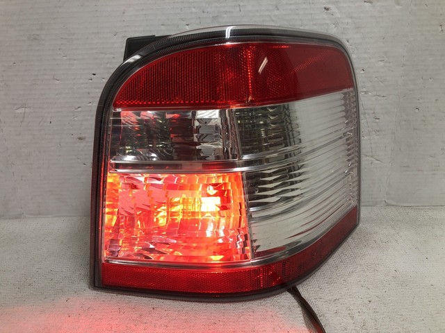 Ford Focus Rear Light / Tail Light - Passenger Side (LH), Rear - Non-LED - Foto 5