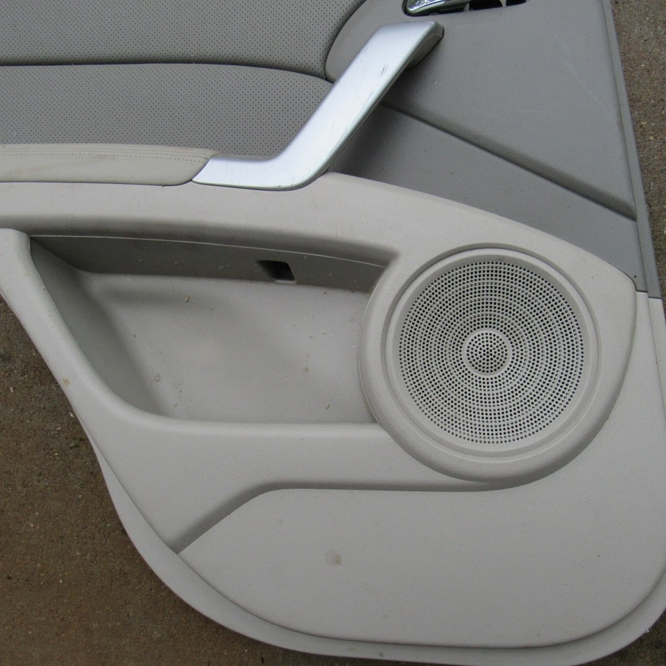 Acura RDX 2007 2008 2009 panel de moldura de puerta del lado del conductor trasero izquierdo OEM Foto 2 de 4