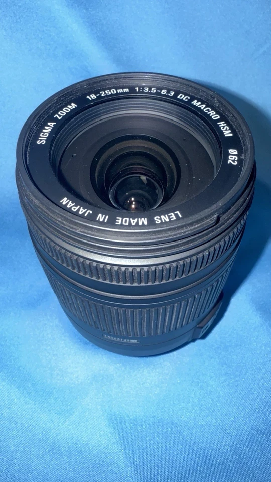 Sigma 18-250mm F3.5-6.3 DC Macro OS HSM Pentax Compatible - Image 3 of 4