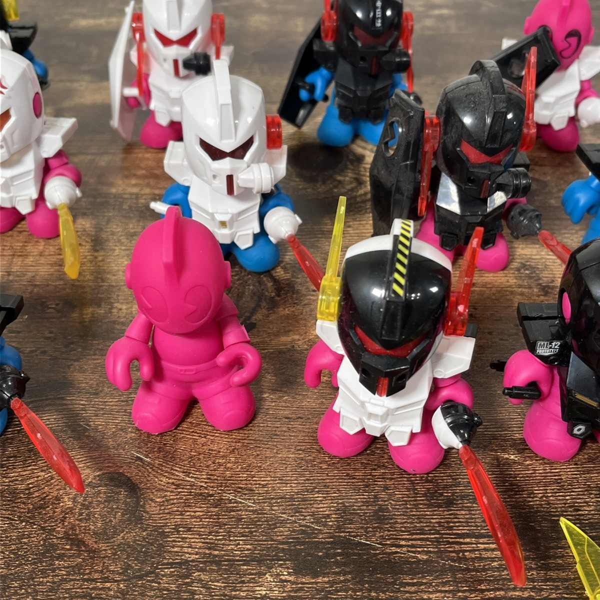 KidRobot DamGun Bots Mini Gundam 3