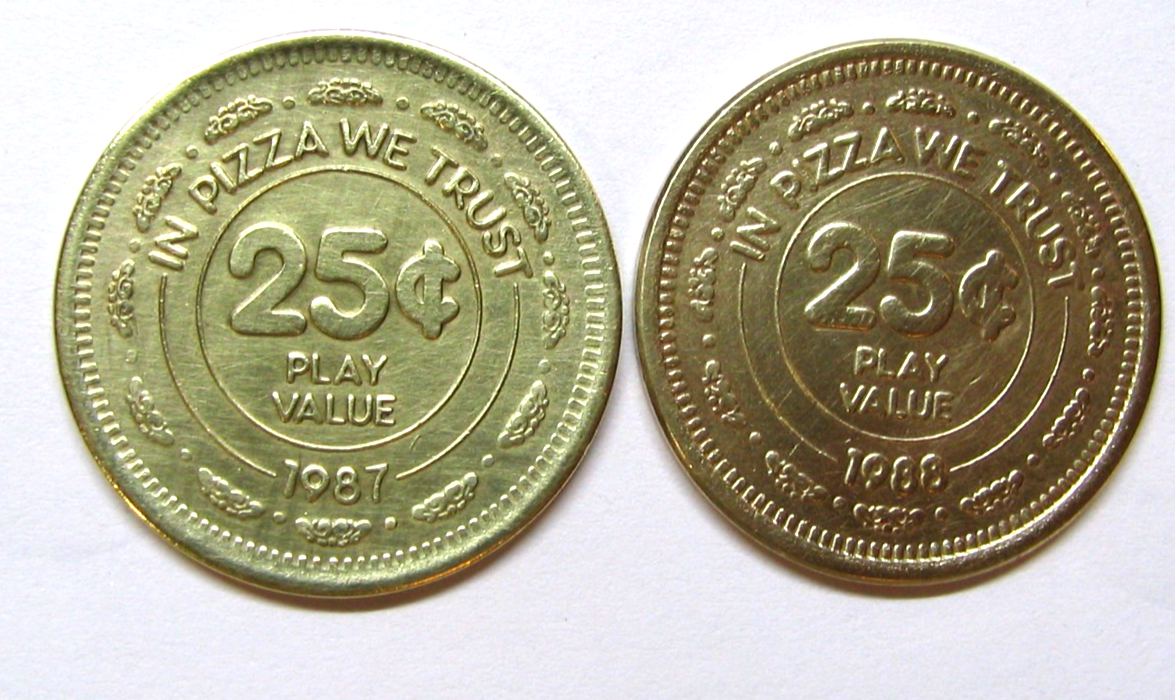 【コレクターサラリーマン♂】メダルゲームEXセット など　2枠目 1987 & 1988 Chuck E. Cheese Pizza Arcade Brass Coin Game Token