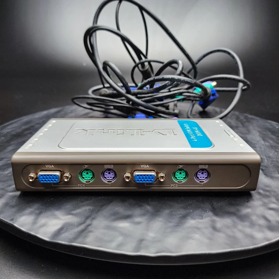 D-Link DKVM-4U 4-Port USB KVM Switch with Cables, Multi-Computer Control 🖥️🔌✨ - Image 2 of 4