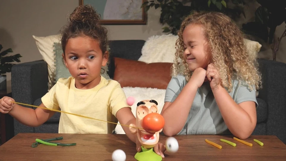 Goliath Games Gooey Louie: Pick a Winner! | New & Improved Bogey Picking Fun - Image 4 of 4