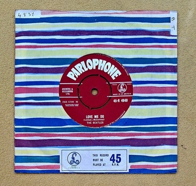 BEATLES '' LOVE ME DO '' SUPER CLEAN UK ORG RED LABEL 45 IN CO. SLV