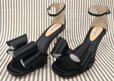 New In Box Badgley Mischka Women's Alysha Open Toe Kitten Heels Black Satin 7.5