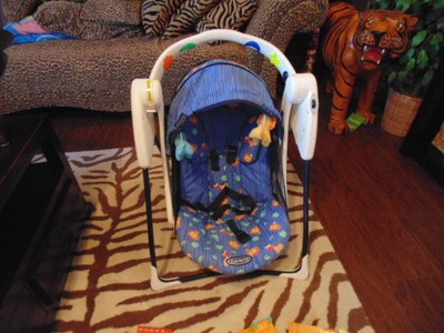 RARE GRACO LITE TRAVEL SWING W/ LIGHTS 