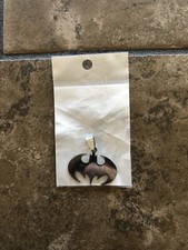 BATMAN BAT SYMBOL pendant Silver plated Necklace men women HERO