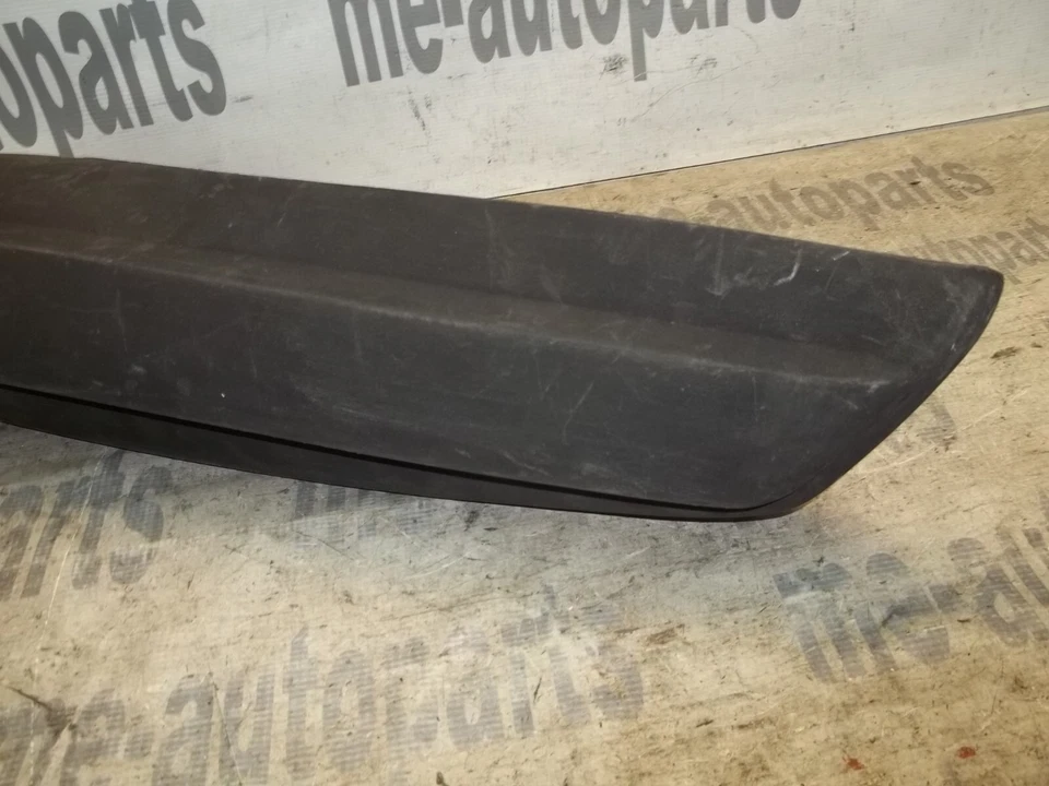 77-85 MERCEDES BENZ W123 OEM PASAJERO DERECHO TRASERO IMPACTO PARACHOQUES EXTREMO ALA DE GOMA Foto 3 de 4