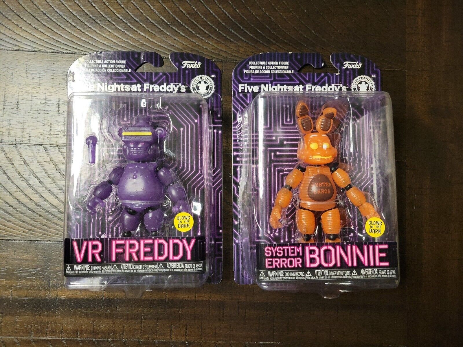 Action Figure: Five Nights at Freddy's - System Error Bonnie (Glow