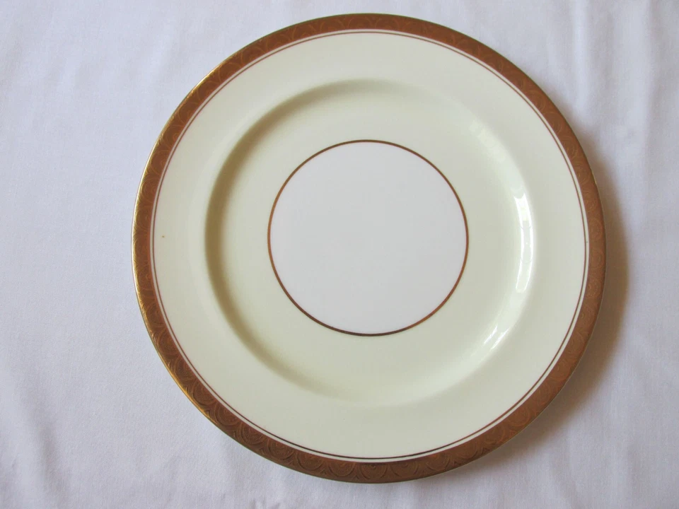 Set 6 Paragon Fine China England Pat #3589 Gold Arches Rim Dinner Plates 10 1/2" - Image 4 of 4