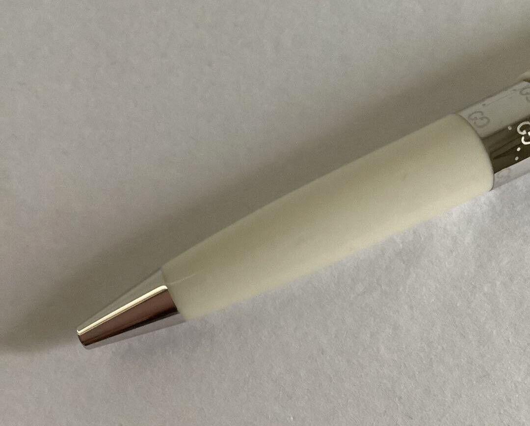 GUCCI  ボールペン　SIGARO  ホワイト 特別キッチン・日用品・その他 - GUCCI ボールペン SIGARO ホワイト