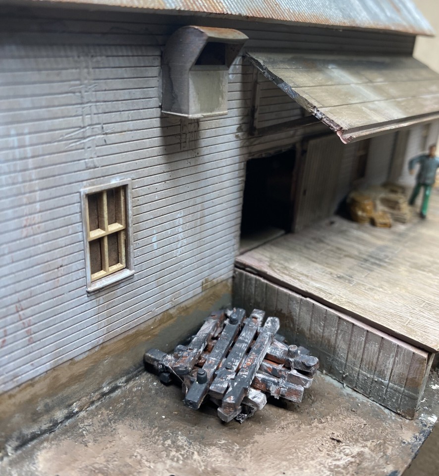 HO Scale Custom Built Warehouse Shipping Building Extra Details ...