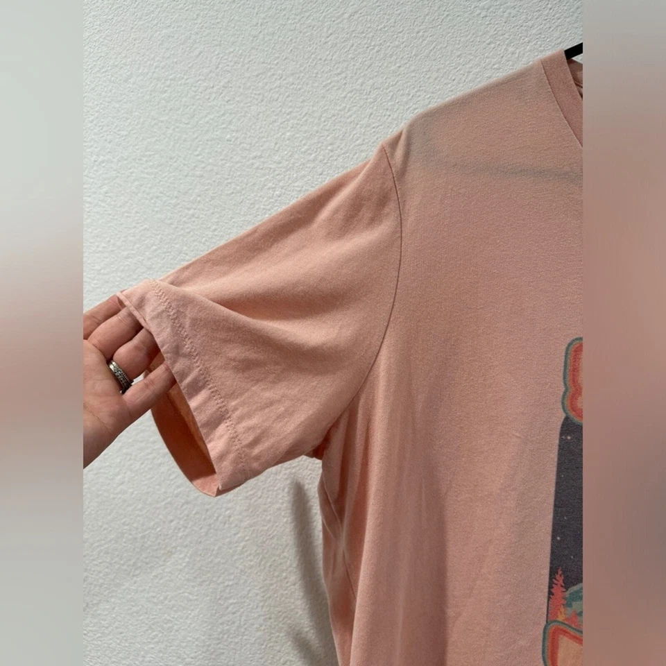 Camisa Space UFO Get in Loser Rosa Claro Manga Corta Escote en V Talla 2XL Foto 2 de 4