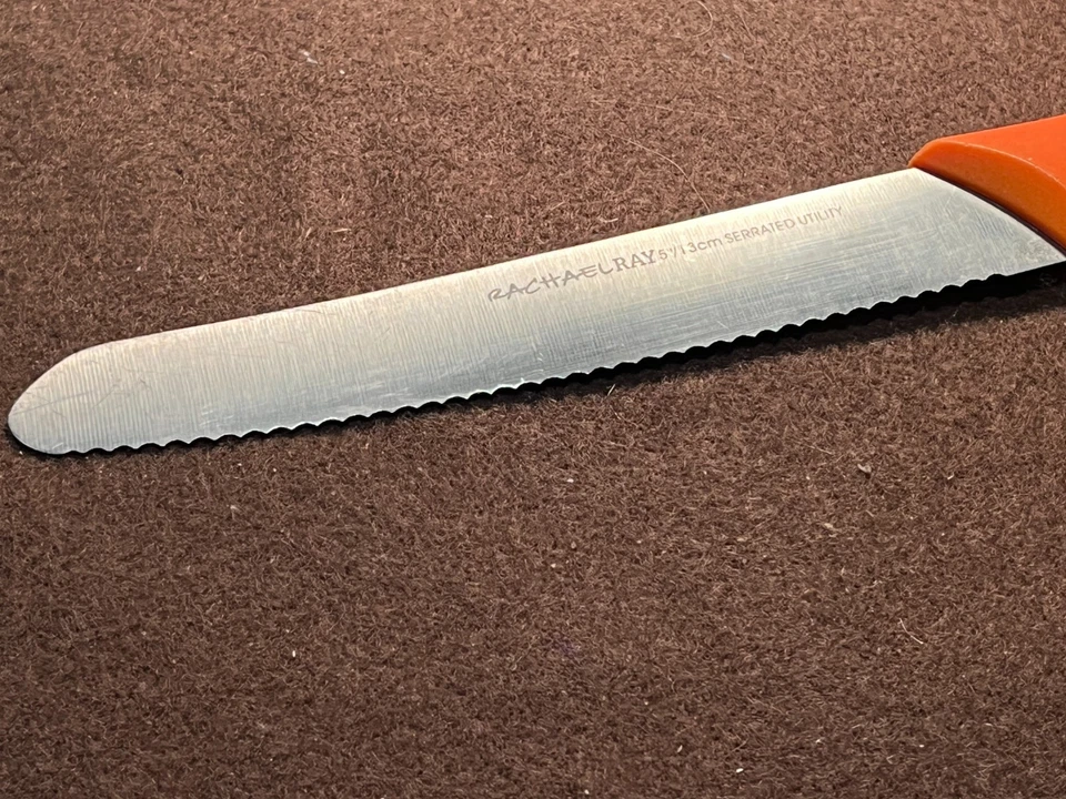 Rachel Ray 5 英寸/13 厘米锯齿实用刀带橙色软手柄和鞘! — 第 4/4 张图片