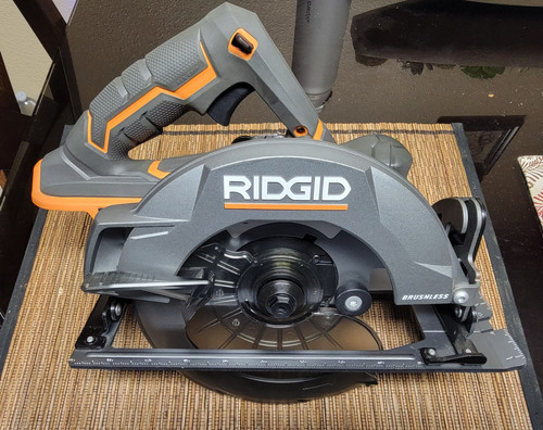 RIDGID BRUSHLESS 18V 7-1/4" Circular Saw R8653B NEW OPEN BOX - Picture 2 of 7