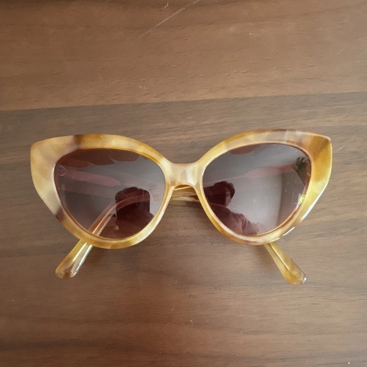 Zara Sunglasses & Sunglasses Accessories for Women for sale  display picture 3