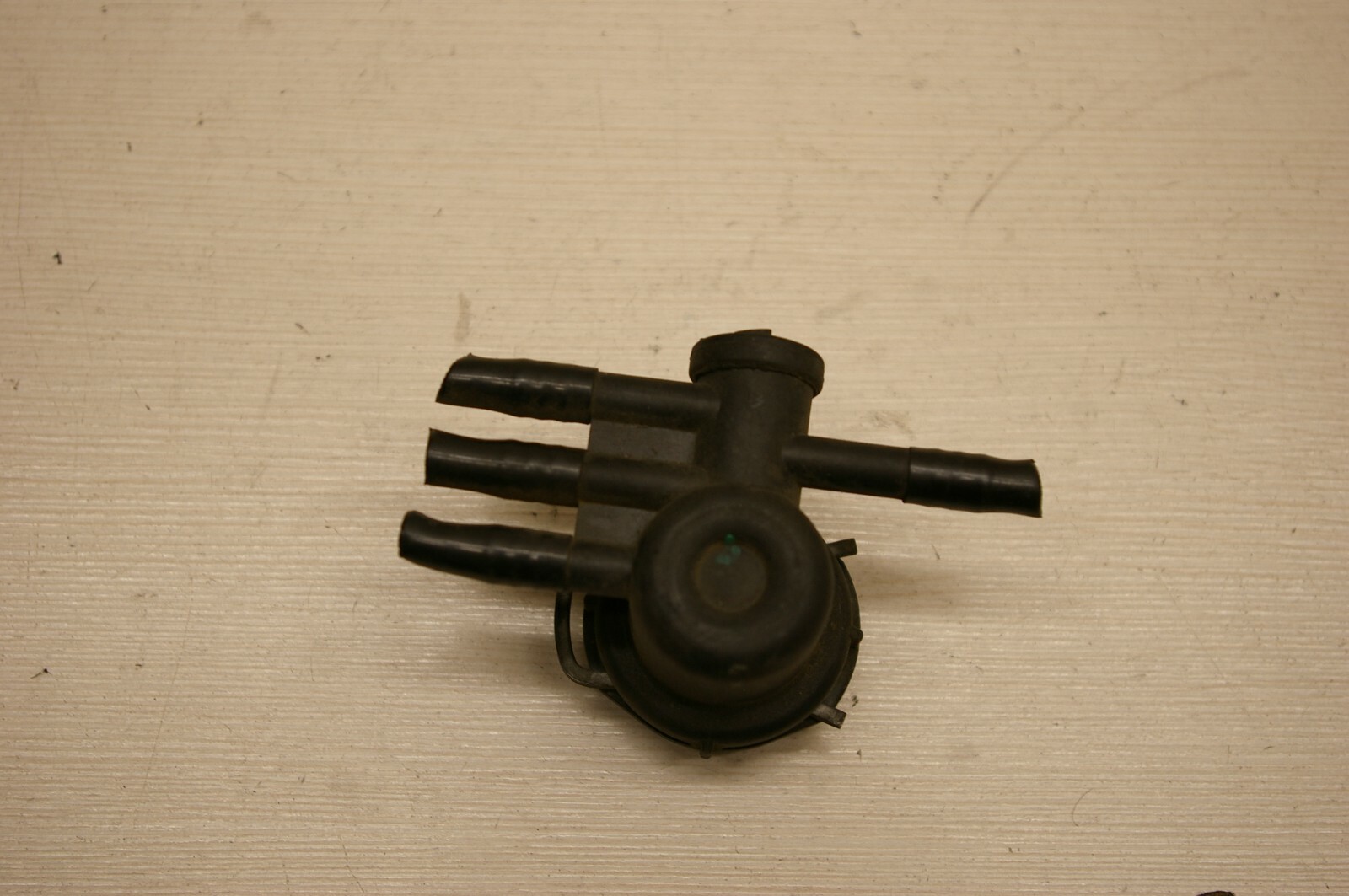 BMW R 1100 GS 1465106 Fuel Pressure Regulator Valve for sale 