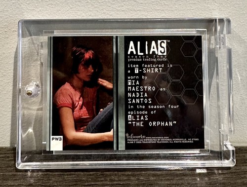 ALIAS Premium Trading Card | T-Shirt Patch Swatch Worn By Mia Maestro as Nadia - Picture 2 of 2